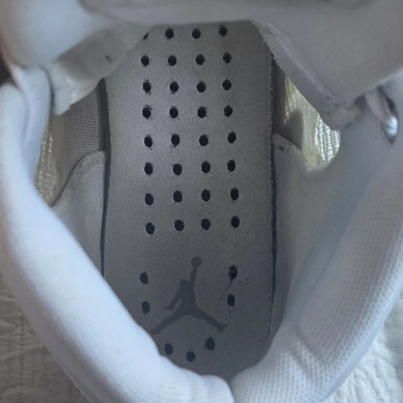 XXXV1 Jordan White basketball Sneakers - Picture 4 of 10